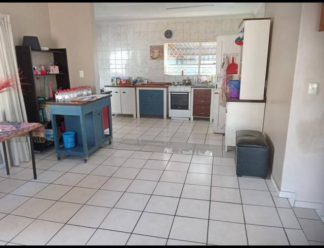 3 BEDROOM HOUSE FOR SALE IN CROYDON